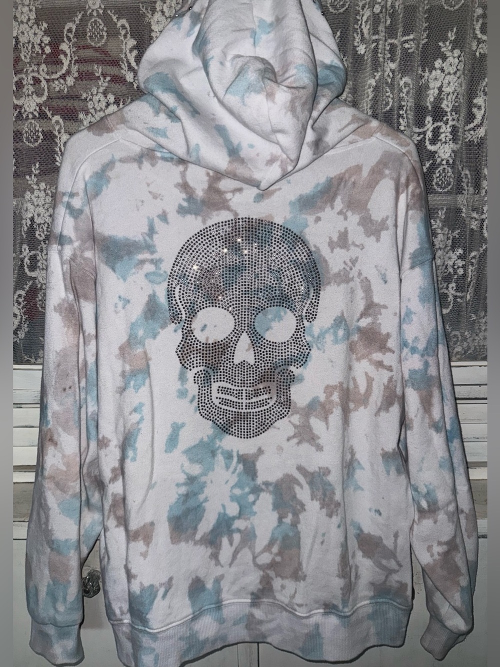 Vintage Havana White Tie-Dye Hoodie with Blue and Tan Skull Rhinestone
